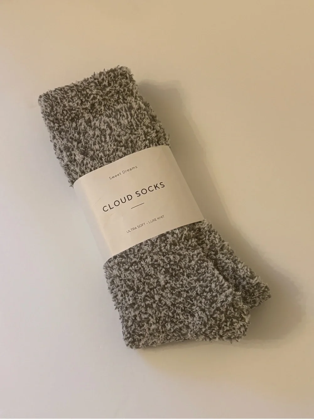 New NWT Sweet Dreams Luxe Knit Cloud Socks New Ultra Soft Gray White OS